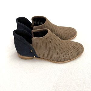 All Black Women’s Two Cool Perf Ankle Booties Suede Tan Blue Loafers Size 8.5